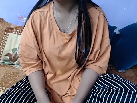 Snapshot of Freya_nia chatting on 11-20-25, 06:36 Freya nia online show from 11-20-25, 06:36