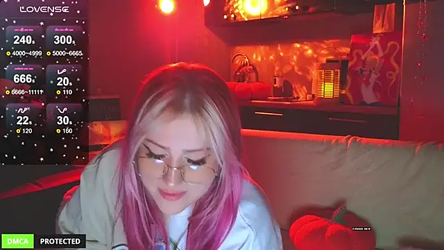 Snapshot of princess_sofiee chatting on 10-18-25, 01:18 princess sofiee online show from 10-18-25, 01:18