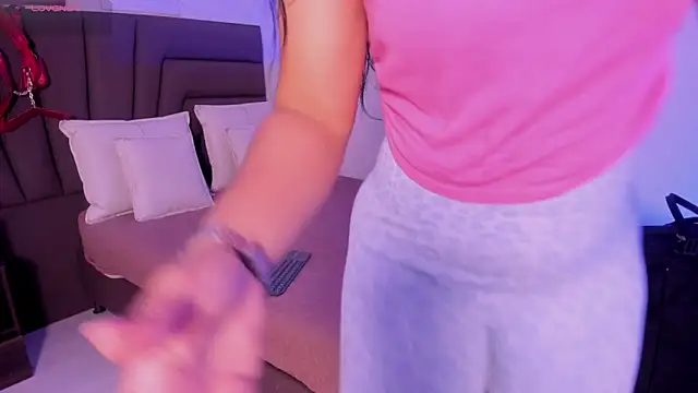 Sofi Perez  online show from 02-25-26, 11:10