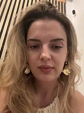 Snapshot of LexyGold chatting on 10-23-25, 03:00 LexyGold online show from 10-23-25, 03:00
