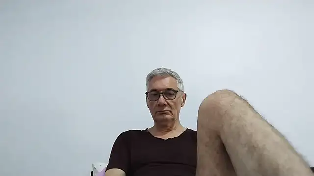 Snapshot of BIGUNCUTHARDCOCK chatting on 06-17-26, 01:27 BIGUNCUTHARDCOCK online show from 06-17-26, 01:27