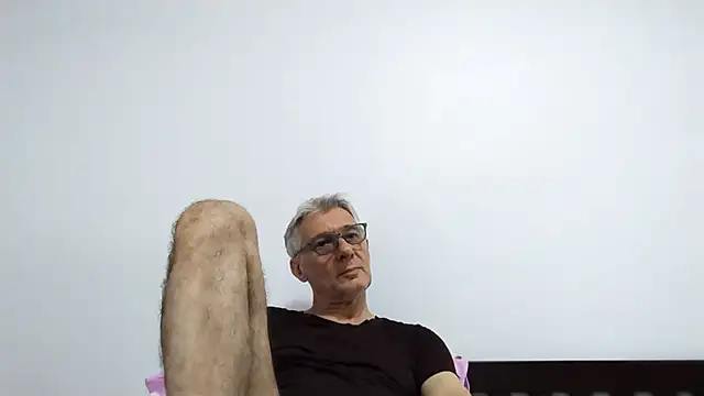 Snapshot of BIGUNCUTHARDCOCK chatting on 05-15-26, 11:14 BIGUNCUTHARDCOCK online show from 05-15-26, 11:14