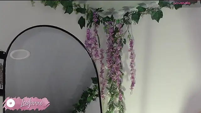 Snapshot of loIijanne chatting on 09-21-25, 04:28 loIijanne online show from 09-21-25, 04:28
