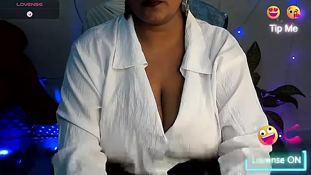 Snapshot of Love_Winss chatting on 09-29-25, 04:01 Love Winss online show from 09-29-25, 04:01