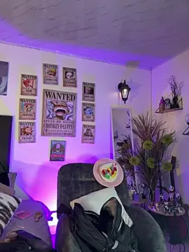 Snapshot of Aliceowenn chatting on 02-12-26, 06:40 Aliceowenn online show from 02-12-26, 06:40