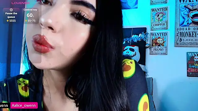 Aliceowenn online show from 12-17-25, 09:09