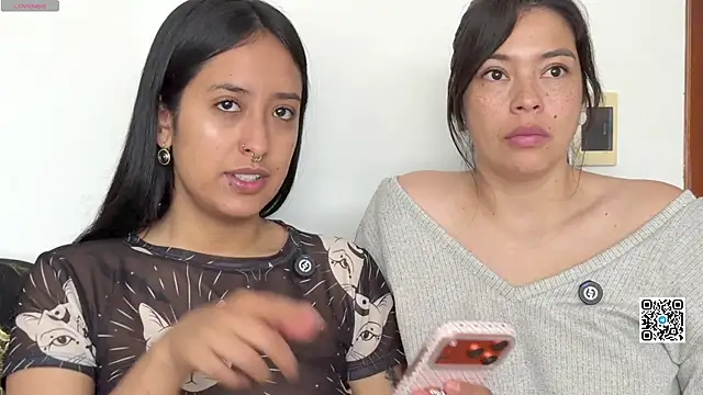 2SummerLove1 online show from 04-19-26, 03:02