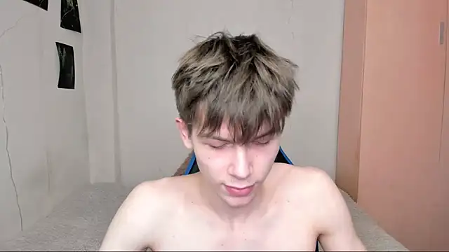 Snapshot of Makentoshi_ chatting on 03-12-25, 09:23 Makentoshi online show from 03-12-25, 09:23