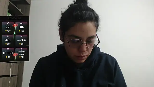 Anne purple online show from 10-22-25, 04:17