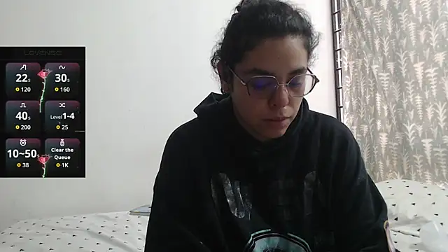 Anne purple online show from 10-16-25, 03:20