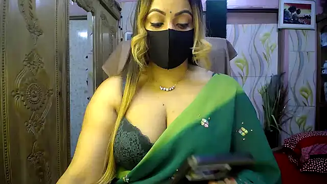 Snapshot of SohanaSabaSexy chatting on 09-22-25, 05:08 SohanaSabaSexy online show from 09-22-25, 05:08