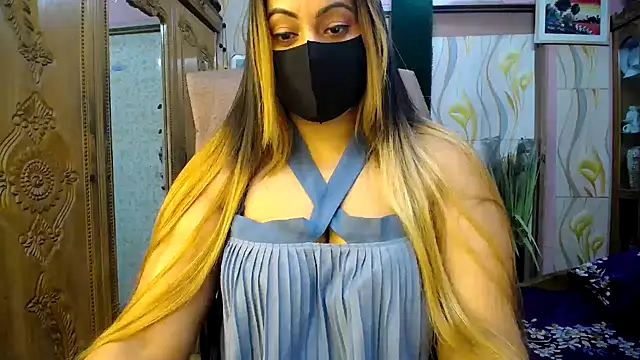 Snapshot of SohanaSabaSexy chatting on 10-29-25, 08:24 SohanaSabaSexy online show from 10-29-25, 08:24