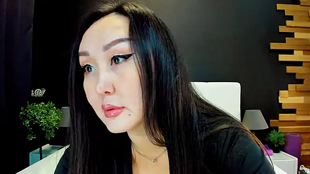 Snapshot of Julianna_Jami chatting on 10-19-25, 02:31 Julianna Jami online show from 10-19-25, 02:31