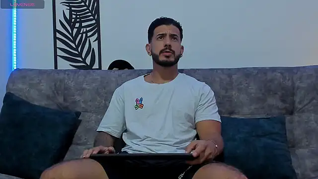 Snapshot of Bruno_Mattos chatting on 03-07-25, 08:55 Bruno Mattos online show from 03-07-25, 08:55