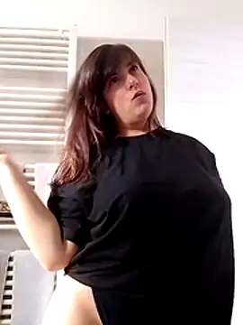 Snapshot of laragazzadisibinita chatting on 10-28-25, 08:57 laragazzadisibinita online show from 10-28-25, 08:57