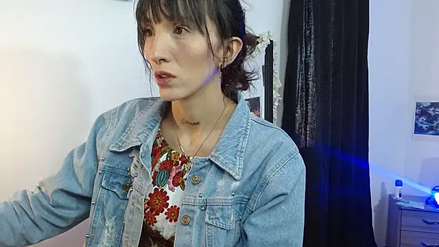 Snapshot of Sakura_and_yuki chatting on 02-28-25, 01:36 Sakura and yuki online show from 02-28-25, 01:36