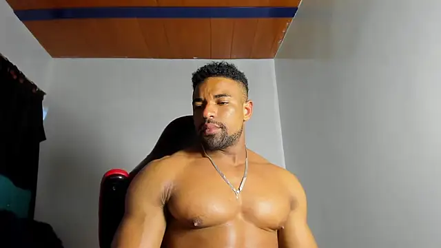 Snapshot of estebanlobo- chatting on 09-30-25, 09:43 estebanlobo- online show from 09-30-25, 09:43