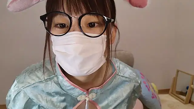 Snapshot of hi---chan- chatting on 01-29-25, 03:37 hi---chan- online show from 01-29-25, 03:37