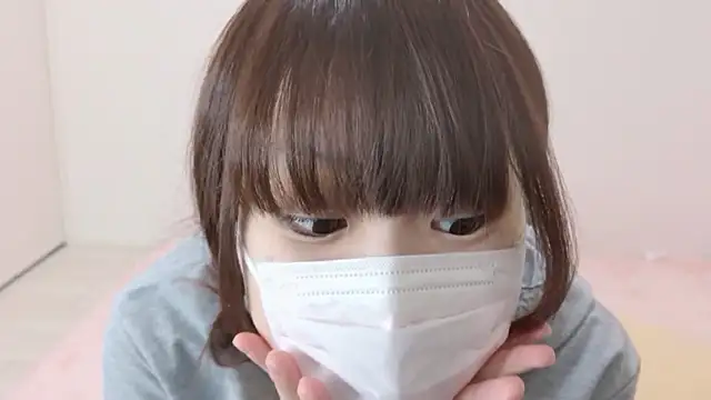 Snapshot of hi---chan- chatting on 09-22-25, 08:15 hi---chan- online show from 09-22-25, 08:15