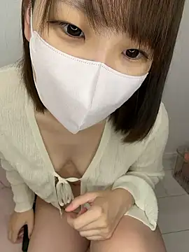 Snapshot of hi---chan- chatting on 07-06-26, 08:00 hi---chan- online show from 07-06-26, 08:00