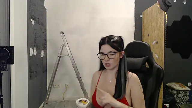 Snapshot of RoxiBlack chatting on 09-30-25, 11:05 RoxiBlack online show from 09-30-25, 11:05