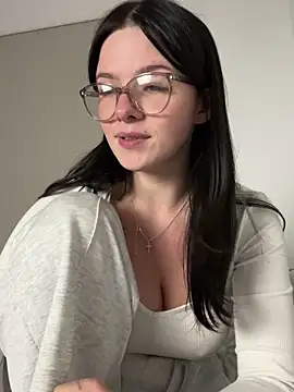 RoxiBlack online show from 12-17-25, 04:45