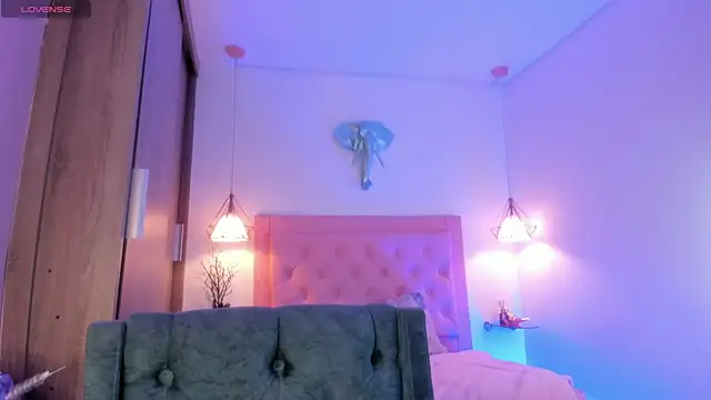 Snapshot of kimmy099 chatting on 03-19-25, 01:43 kimmy099 online show from 03-19-25, 01:43