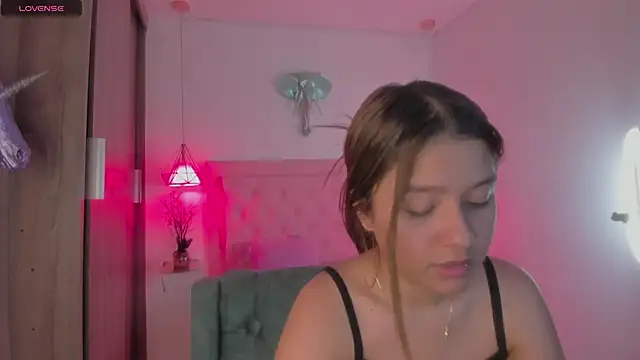 Snapshot of kimmy099 chatting on 02-09-25, 10:54 kimmy099 online show from 02-09-25, 10:54