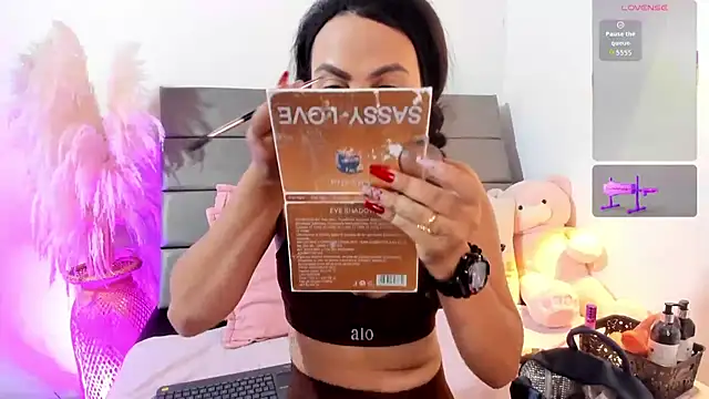 Julieta Coopeer  online show from 03-29-26, 10:28