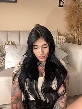 Snapshot of Sweetie_Arianna chatting on 02-25-26, 05:07 Sweetie Arianna online show from 02-25-26, 05:07