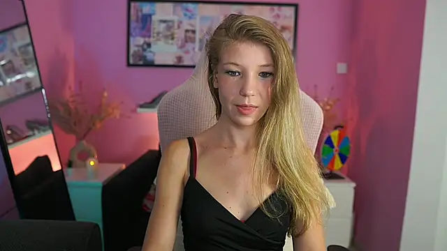 missicute online show from 09-30-25, 06:47