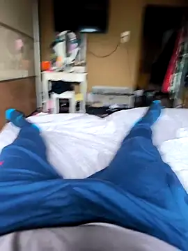 Yolinga205 online show from 11-17-25, 07:45