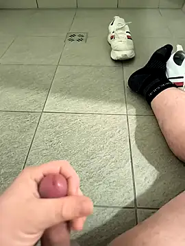 Yolinga205 online show from 12-20-25, 07:33