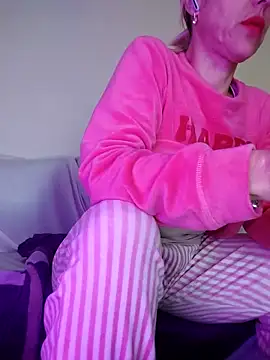 Snapshot of blondyruby chatting on 02-08-26, 11:30 blondyruby online show from 02-08-26, 11:30