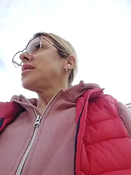 Snapshot of blondyruby chatting on 02-03-26, 09:25 blondyruby online show from 02-03-26, 09:25