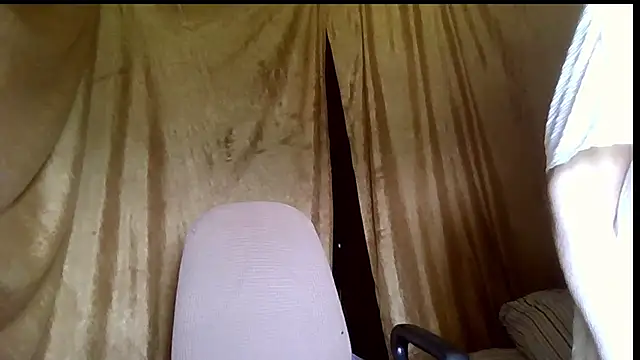 Snapshot of _Estelitta_5 chatting on 06-04-26, 09:47 Estelitta 5 online show from 06-04-26, 09:47