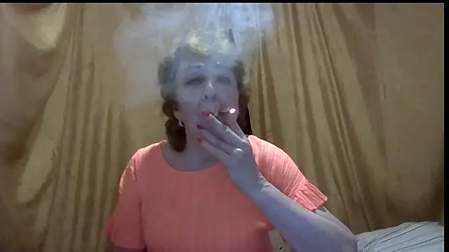 Snapshot of _Estelitta_5 chatting on 06-17-26, 05:23 Estelitta 5 online show from 06-17-26, 05:23