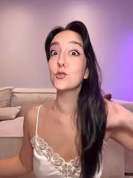 Snapshot of _Juliette chatting on 05-12-26, 07:20 Juliette online show from 05-12-26, 07:20