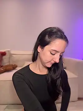 Snapshot of _Juliette chatting on 05-17-26, 07:14 Juliette online show from 05-17-26, 07:14