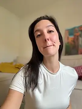 Snapshot of _Juliette chatting on 05-19-26, 01:40 Juliette online show from 05-19-26, 01:40