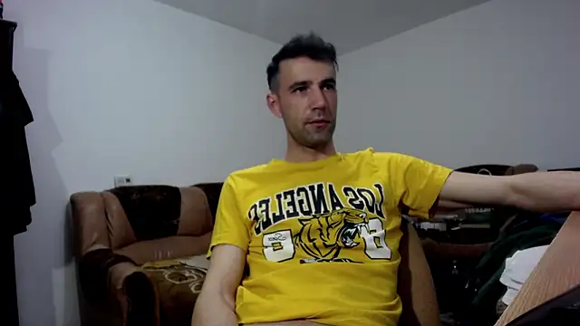 I like older menn online show from 03-28-26, 07:20