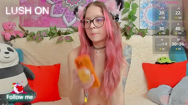 Snapshot of Ann_EX_Mooni chatting on 01-18-25, 09:13 Ann EX Mooni online show from 01-18-25, 09:13