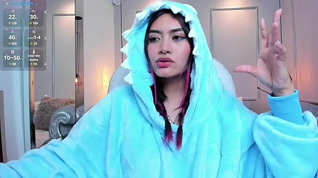 Snapshot of AzuraKindong chatting on 03-11-25, 01:26 AzuraKindong online show from 03-11-25, 01:26