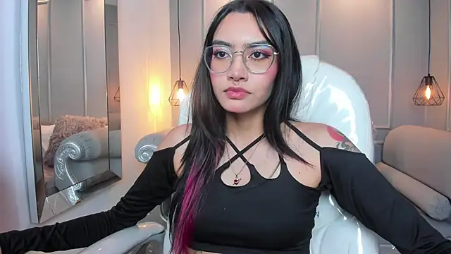 AzuraKindong online show from 11-12-25, 07:18