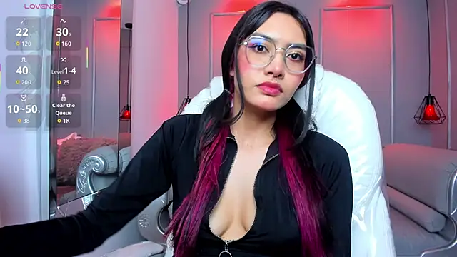 AzuraKindong online show from 12-19-25, 07:38