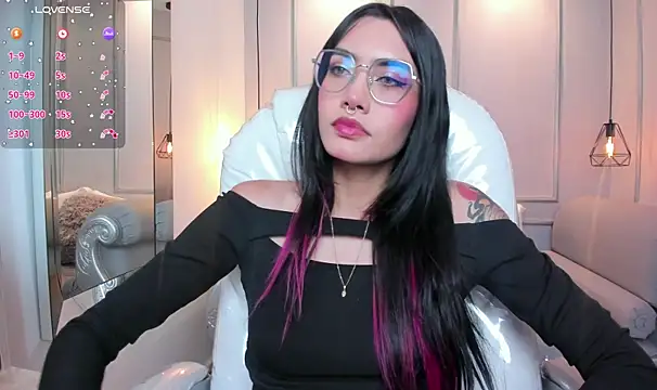 Snapshot of AzuraKindong chatting on 10-02-25, 07:39 AzuraKindong online show from 10-02-25, 07:39