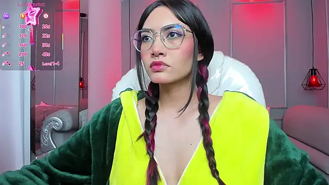 AzuraKindong online show from 12-15-25, 07:20