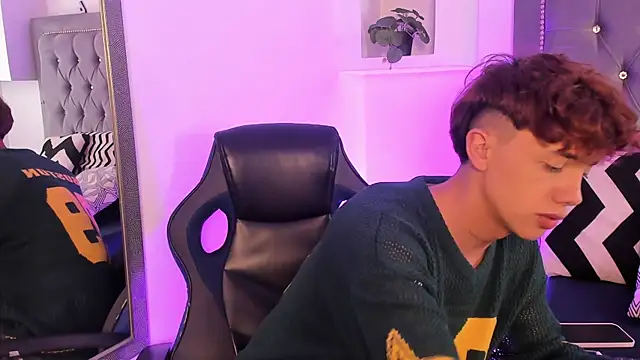 Tomy Rox online show from 11-30-25, 06:03