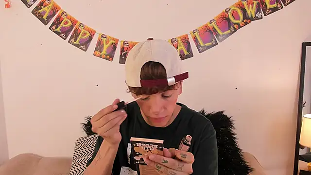 Tomy Rox online show from 10-27-25, 08:54