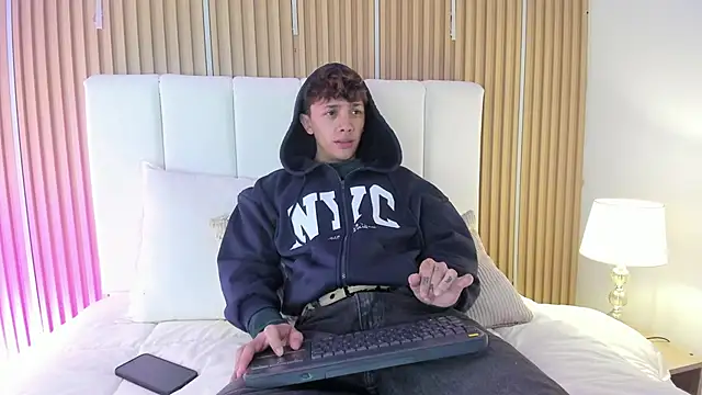 Tomy Rox online show from 03-19-26, 07:47